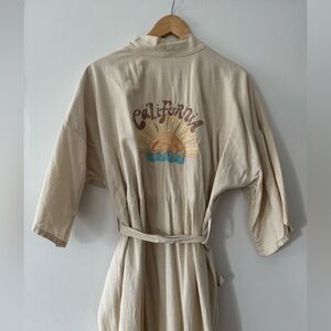 Costa Sur 100% raw silk embroidered “California” robe